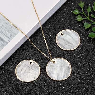 Natural Capiz Shell Pendants X-SHEL-T012-07A-1