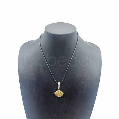 Natural Unakite Fan-Shaped Pendant Necklaces VA7169-10-1